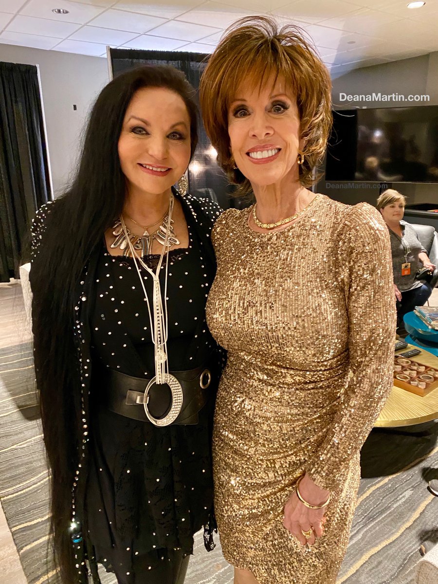 Happy Birthday to our dear friend Crystal Gayle! 💐