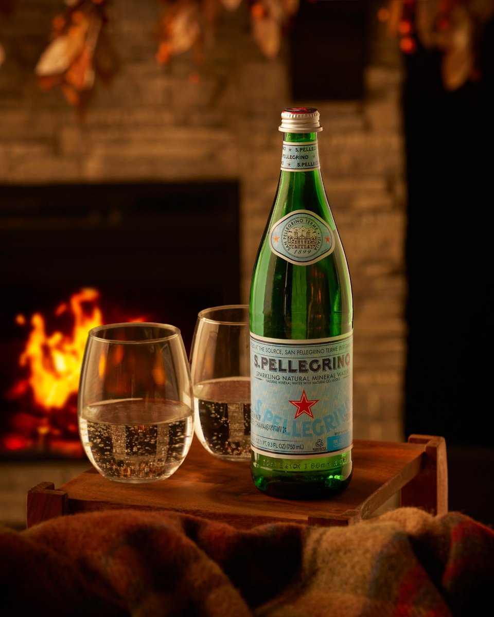 Starting off 2024 with the gentle bubbles of S.Pellegrino and the calm crackle of a cozy fire. Who else loves a night like this? Comment 💙 below if you do!

#sanpellegrino #newyear #cozy