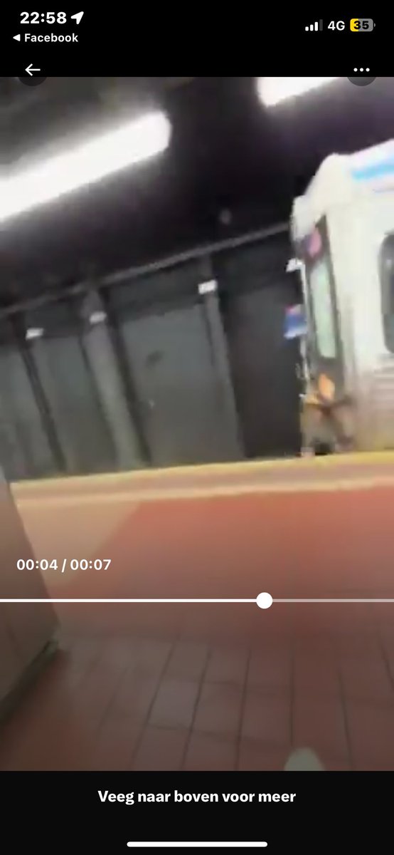 basy_nl's tweet photo. @tafpay @TRIGGERHAPPYV1 Of you look
At the video
You see the mans hand trying to get on the platform only losers here https://t.co/7orTwltgyH