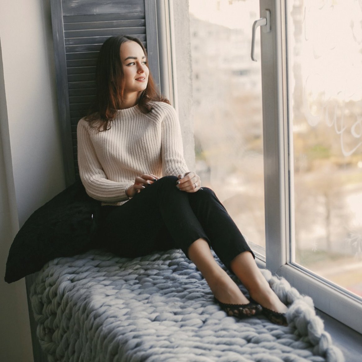 mindfulTG's tweet photo. As winter sets in, it's crucial to anticipate and combat Seasonal Affective Disorder (SAD) with proactive practices. Acknowledge the seasonal shift and be mindful of its potential impact on your mood. (1/3) https://t.co/rYS06jjSK2