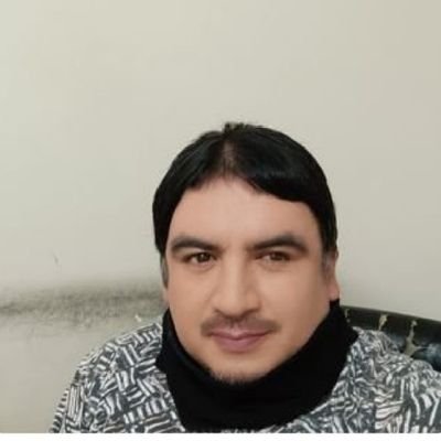 bullawice's tweet photo. ⚠️ HÉROE CHILENO EN GUAYAQUIL 💔🇨🇱
Eric Ríos, un profesor chileno de lengua y literatura se encuentra grave en el hospital tras detener a delincuentes que intentaron forzar una sala de la Universidad de Guayaquil, su noble acto salvó la vida de más de 30 estudiantes. https://t.co/p3qi5OkZtC