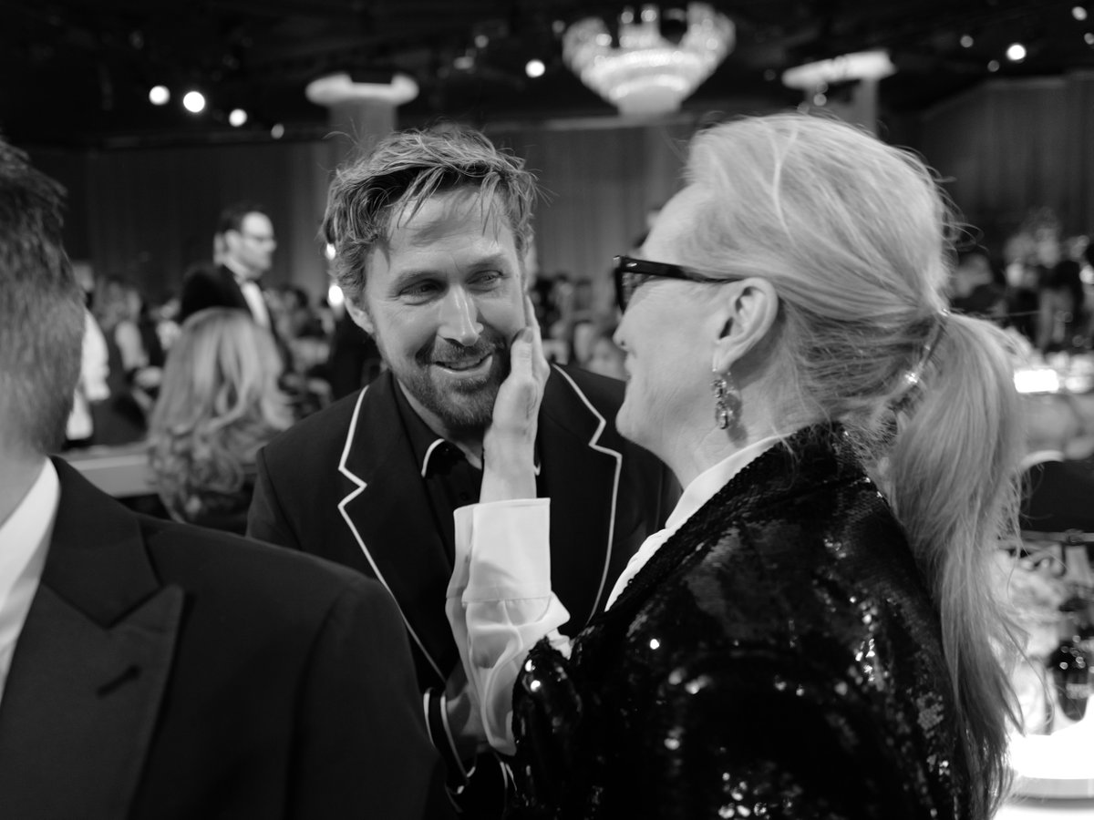 goldenglobes's tweet photo. A golden night in black and white #GoldenGlobes https://t.co/kmsDX704K7