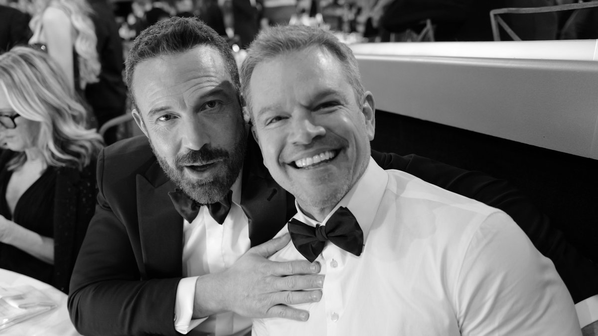 goldenglobes's tweet photo. A golden night in black and white #GoldenGlobes https://t.co/kmsDX704K7