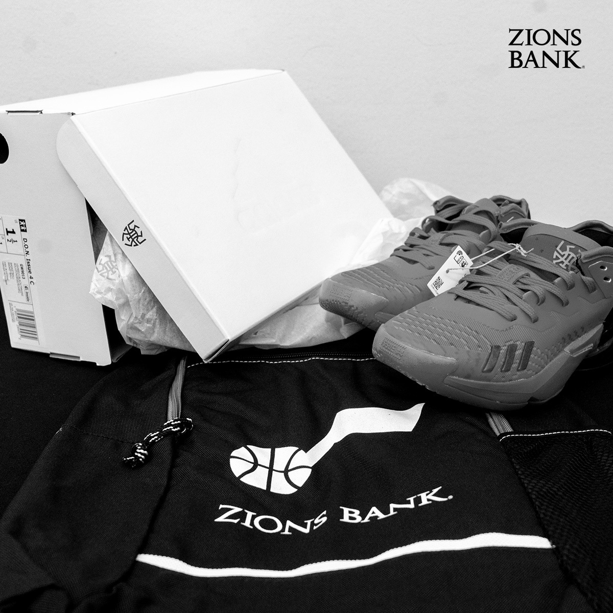 utahjazz's tweet photo. Last month we partnered with @ZionsBank and Circles Salt Lake to deliver shoes and backpacks to families around Utah π€
#CommunityObsessed https://t.co/2YjCzP3IyK