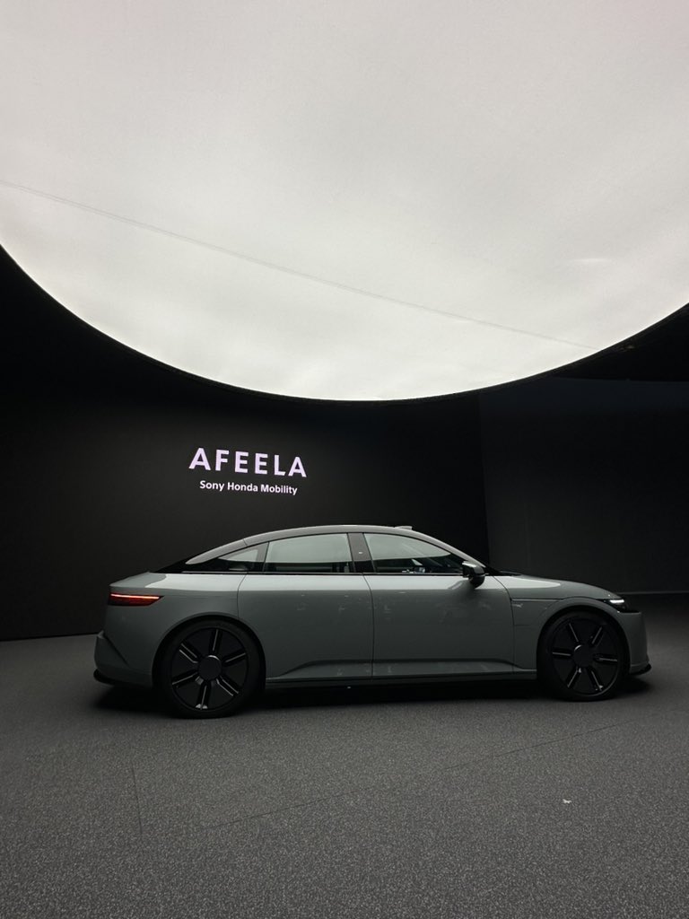 EmiStorace's tweet photo. 🤖Incredibile atmosfera a #CES2024 di Las Vegas. 

🚀 Innovazione, ricerca, ambiente e un solo comune denominatore: A.I. dappertutto! 
All On, titolo di quest’anno, mai così azzeccato. 

#Innovation #TechNews https://t.co/V7X4ZKk9dz
