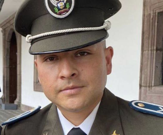 ElDatoEcua's tweet photo. #Urgente ¡CORTE NACIONAL DECLARA INOCENTE AL POLICÍA SANTIAGO OLMEDO!

El Tribunal declaró inocente al policía Santiago Olmedo, quien fue procesado por el delito de extralimitación de la fuerza en la ejecución de un acto de servicio.

#LaData #SantiagoOlmedo #justicia https://t.co/HsSUcAl7p5