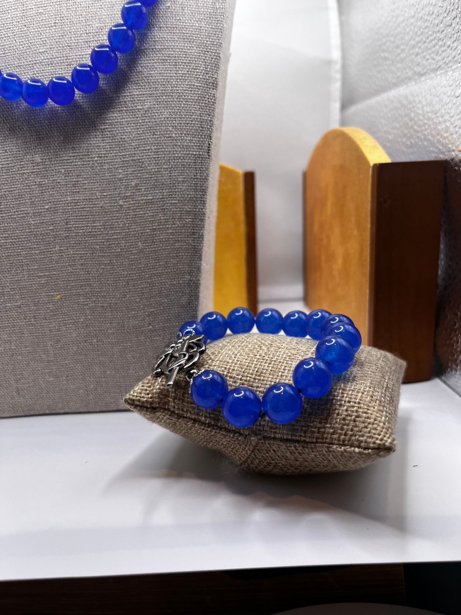 FiercelyMAGA20's tweet image. Exclusive deal alert! Blue Jade Necklace &amp;amp; Bracelet, available for a limited time at the incredible price of $38.00
etsy.com/listing/136272…
#BlueJade #SterlingSilver