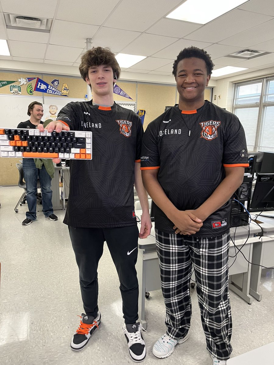 A nice little dubby dub by Varsity (premier) and JV (reserve) to kick off the season! 🎉 

Shout out to <a href="/HDLNS/">headlines</a> for the 🔥 jerseys this season!

Join us Thursday for VALORANT as Loveland takes on Colerain!