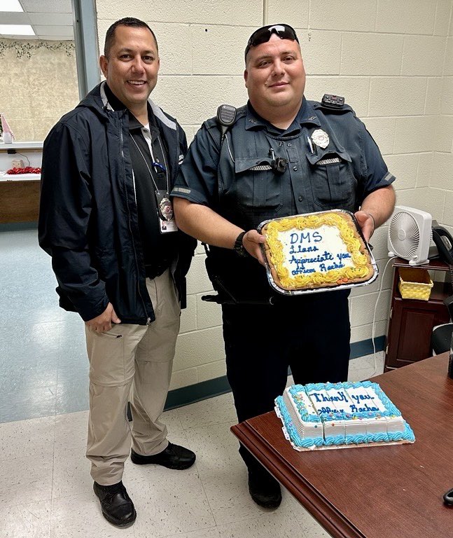 deleon046's tweet photo. Thank you, Officer Rocha, for your dedicated service in keeping our students &amp; staff safe. Your commitment  is truly appreciated, and your efforts make a positive impact on our community. A thank you goes out to Inv. Ozuna as well! Happy Law Enforcement Appreciation day! https://t.co/2xX7I7T0RV
