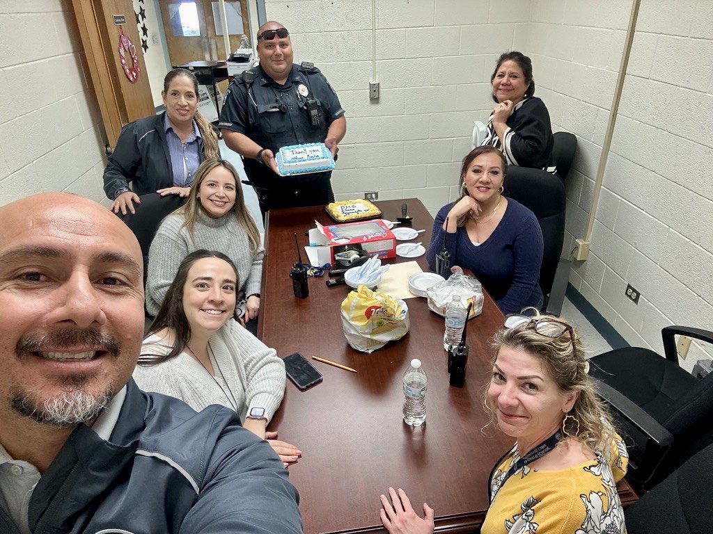 deleon046's tweet photo. Thank you, Officer Rocha, for your dedicated service in keeping our students &amp; staff safe. Your commitment  is truly appreciated, and your efforts make a positive impact on our community. A thank you goes out to Inv. Ozuna as well! Happy Law Enforcement Appreciation day! https://t.co/2xX7I7T0RV