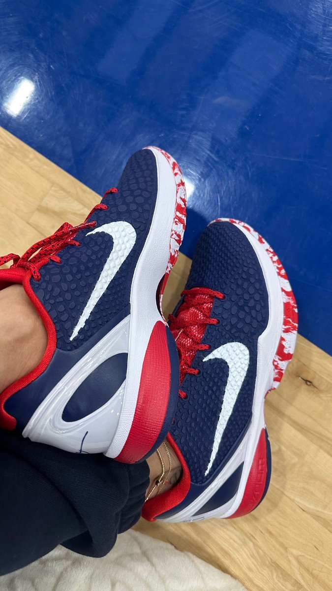 KicksFinder's tweet photo. Vanessa Bryant rocking the Nike Kobe 6 Protro “USA” 🇺🇸🐍🥵

📸 IG: vanessabryant https://t.co/7UhWLttYRG