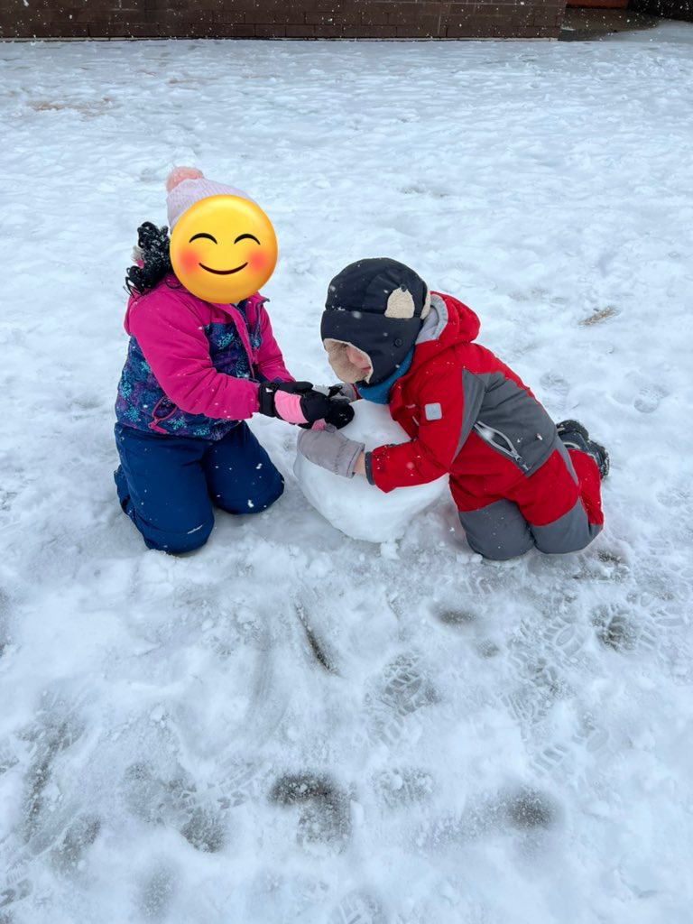 MsHuynh_'s tweet photo. Embracing the cold and creating memories! Who can make the largest snowball? ❄️ @StRitaRock1 https://t.co/FU0L1DvKnp