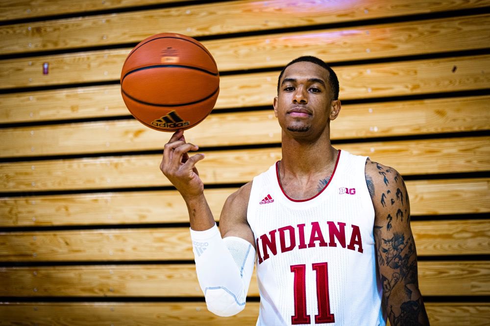 hoosiercommish's tweet photo. where are you, and im so sorry. i cannot sleep, i cannot dream tonight. i need somebody and always. this sick, strange darkness. https://t.co/s2jSETRfGN