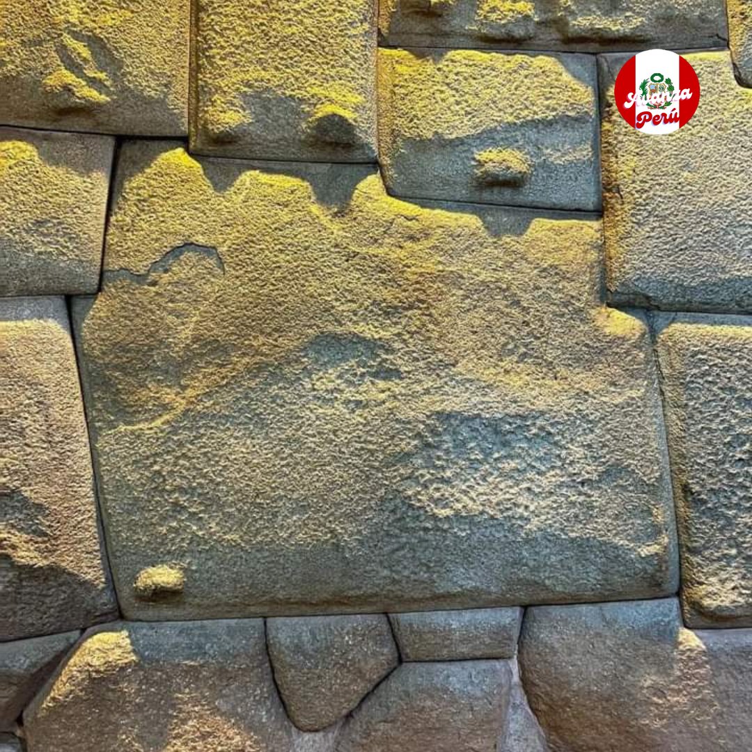 julioayala1965's tweet image. La piedra de los 12 ángulos. Esta famosa piedra inca está en la calle Hatun Rumiyoc. Es famosa por su tamaño y precisión de su tallado...
#peru🇵🇪 #Cusco #paisajesperu #culturaperu #goperu #goodvibes #greatday #adventure #amazing #history #naturephotography #culturephotography
