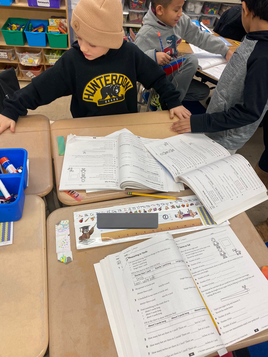 We spent the math block exploring with measurement in yards! We used yard strings as tools to help us estimate and measure the lengths of objects! 📏 #rhraccoons <a href="/RobertHunterES/">Robert Hunter</a>