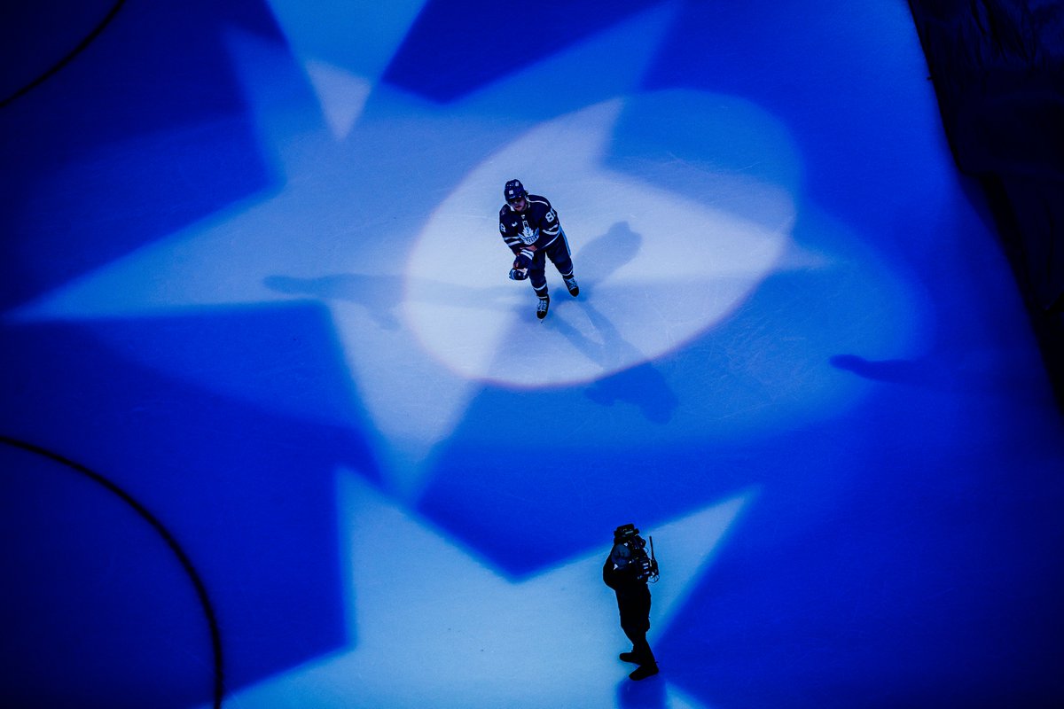 MapleLeafs's tweet photo. Stargazing 💫

⭐️ #NHLAllStarVote Mitch Marner ⭐️
⭐️ #NHLAllStarVote William Nylander ⭐️ https://t.co/l455s7lLwH