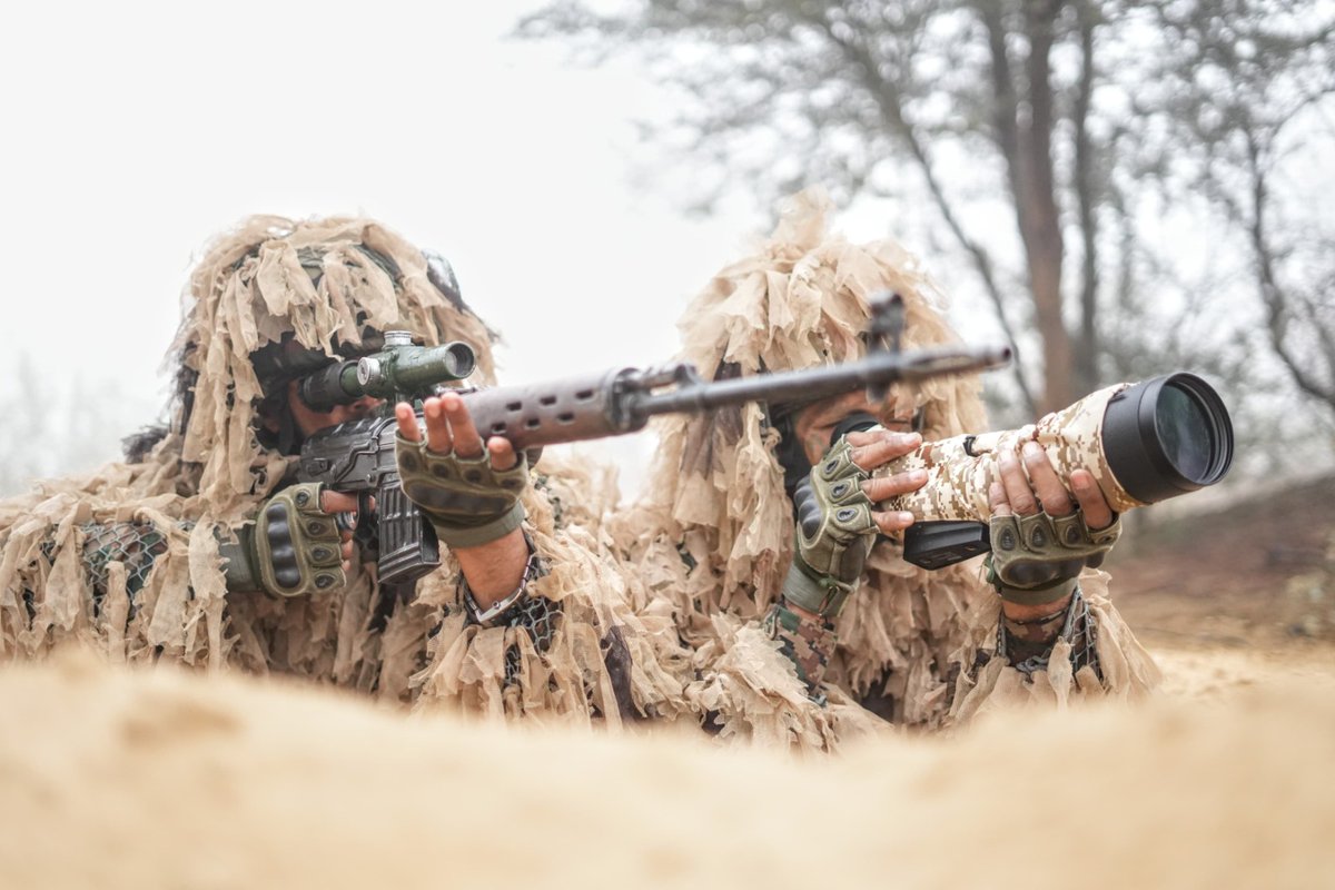 ZoyaAliKh's tweet photo. The troops of #IndianArmy and #UAE Land Forces, exhibiting high standards of synergy while undergoing training &amp; tactical exercises during the Joint Military Exercise #DesertCyclone-I in #Rajasthan. 

#ProgressingJk #Nashamuktjk #VeeronkiBhoomi #Badltajk #Agnipath #Agniveer https://t.co/eCQY4JmcUS