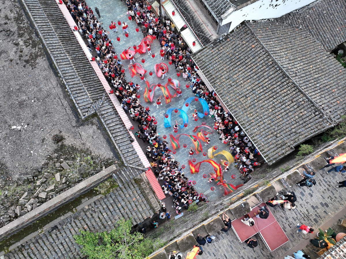 sharinghuili's tweet photo. Great news! In 2023, #Huili City welcomed 5.25 million visitors, realizing #tourism #revenue of 4.46 billion yuan.With its timeless charm and evergreen appeals, Huili awaits even more visitors in 2024. Come explore the beauty that transcends seasons! 🌸
#travel #China https://t.co/1kMDUGJVQN