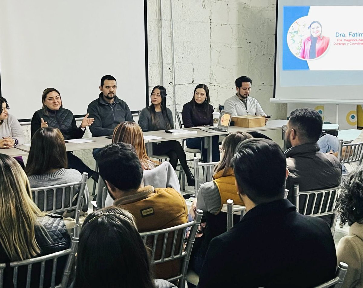 drahuizar's tweet photo. 📢 En la Asamblea del Consejo de Empresarios Jóvenes, compartí el #ProtocoloVivas que ya es una realidad en nuestro Municipio y que fue trabajo en equipo con el CEJ y la Diputada @GabyHLopez.
Gracias por permitirme ser su voz en el Cabildo y a @alextregam por la invitación. https://t.co/g9XlsQ9QWn