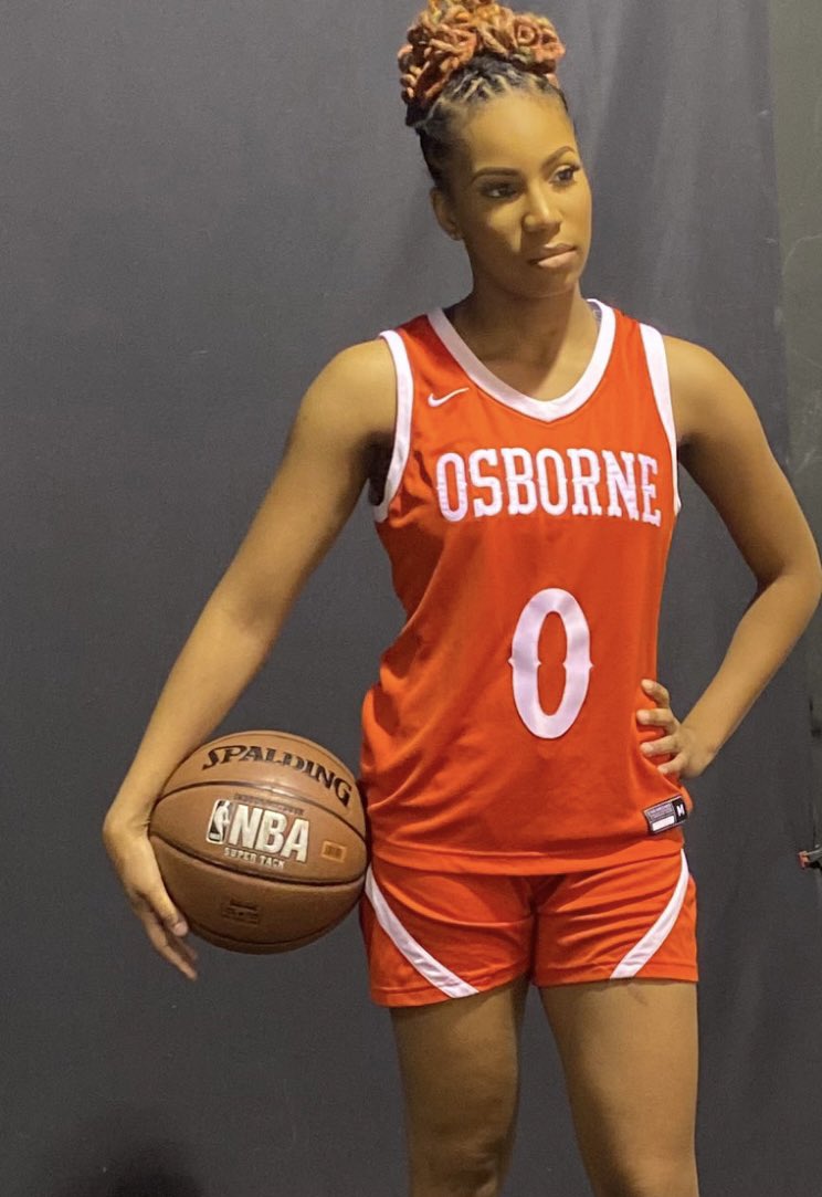 Nia Morgan tweet media