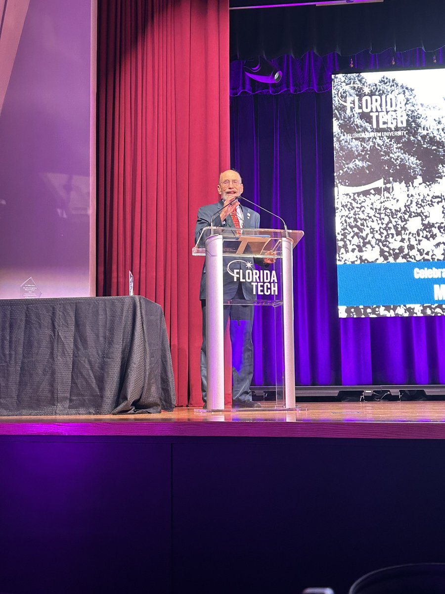FloridaTechPrez's tweet photo. An incredible @FloridaTech commemoration of MLK’s legacy tonight, including awarding the Julius Montgomery Award to William Gary and the Harvey Riley Bridge Builder Award to our own Gordon Patterson. https://t.co/X9yZ0bsiCe