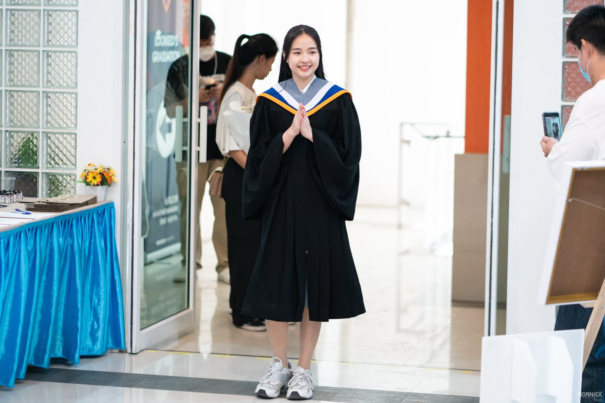 nornickdiary's tweet photo. ยินดีกับทุกความสำเร็จนะ
Congratulation 🎉🎓
Full album : https://t.co/9AJDapd8TJ
#LookkedGraduation #LookkedCGM48
#cgm48 https://t.co/PwZP8luSte