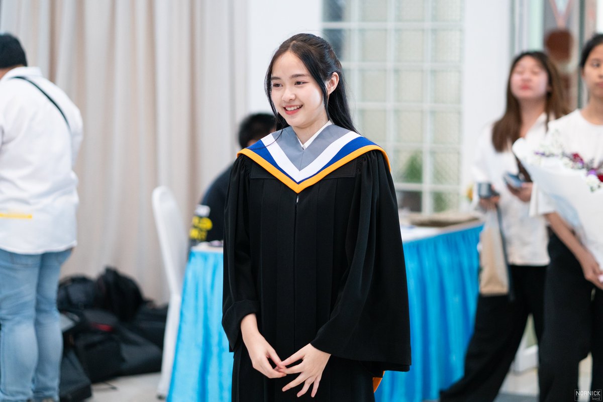 nornickdiary's tweet photo. ยินดีกับทุกความสำเร็จนะ
Congratulation 🎉🎓
Full album : https://t.co/9AJDapd8TJ
#LookkedGraduation #LookkedCGM48
#cgm48 https://t.co/PwZP8luSte