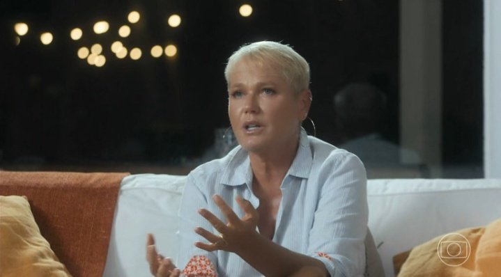 hagathaguedes's tweet photo. Esse documentário da Xuxa não é beeeem um documentário, é um especial em homenagem a ela e ok. Documentário tem que ter contraponto e a parte do Ayrton Senna é ridícula... Ela se trata como viúva qdo ele estava com Galisteu! Por favor, neh... https://t.co/d0cglTDzHe