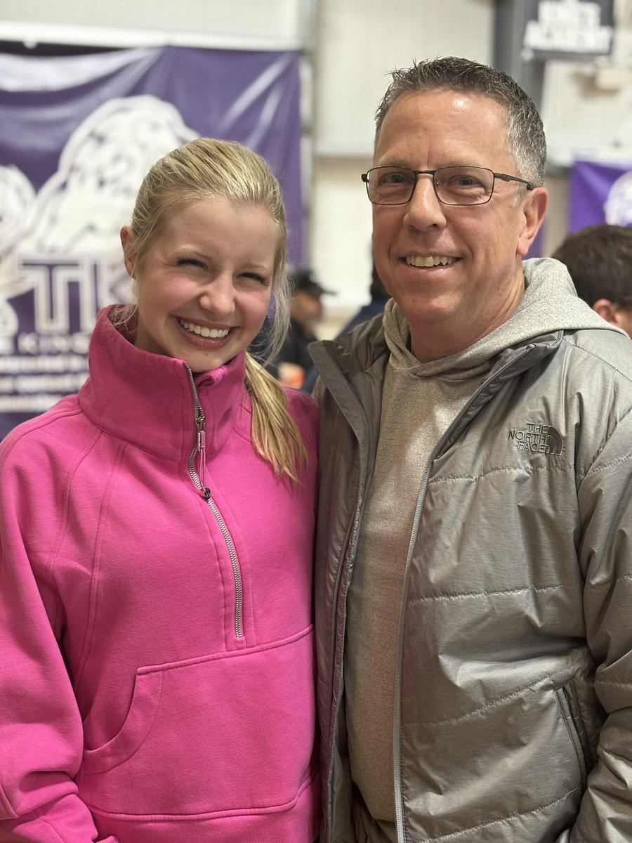 TrottersJW2628's tweet photo. Always enjoy watching @tidwell_25 play the game. Her motor, her enthusiasm, her smile, her contagious positivity, her effort and the fact that she is ALWAYS a great teammate are all the qualities that make her GREAT! College coaches need to take note, this kid will make your entire program BETTER. Proud of you B! 💙💛