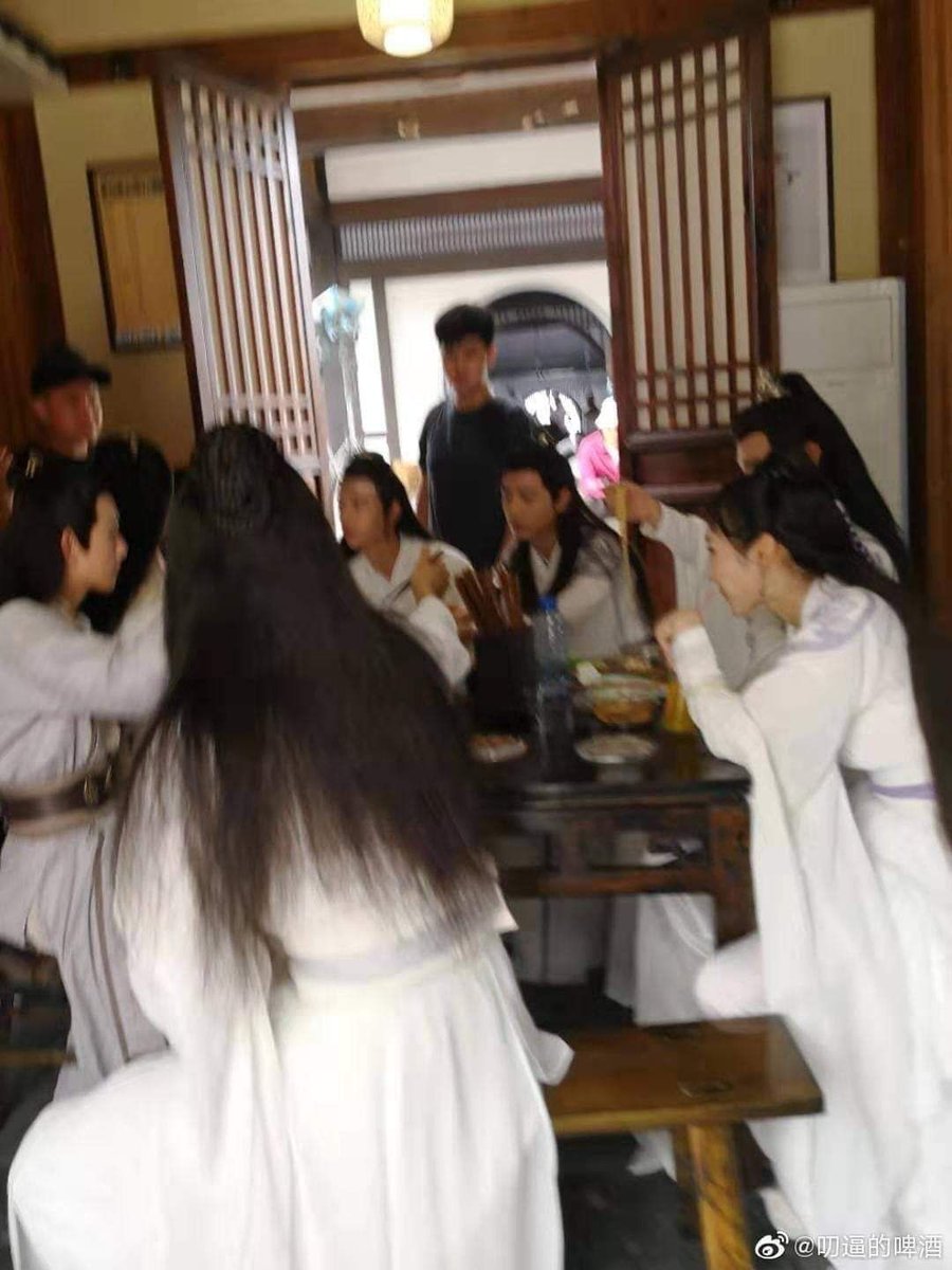 HourlyizhanI's tweet photo. I haven’t seen these pictures before 😭 #WangYibo #XiaoZhan #YiZhan https://t.co/kVKCpHvdUJ