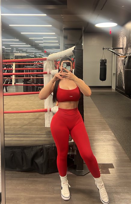 the gym is my boyfriend and i think we look exceptionally good together 🤭 https://t.co/C5zikvpGKr