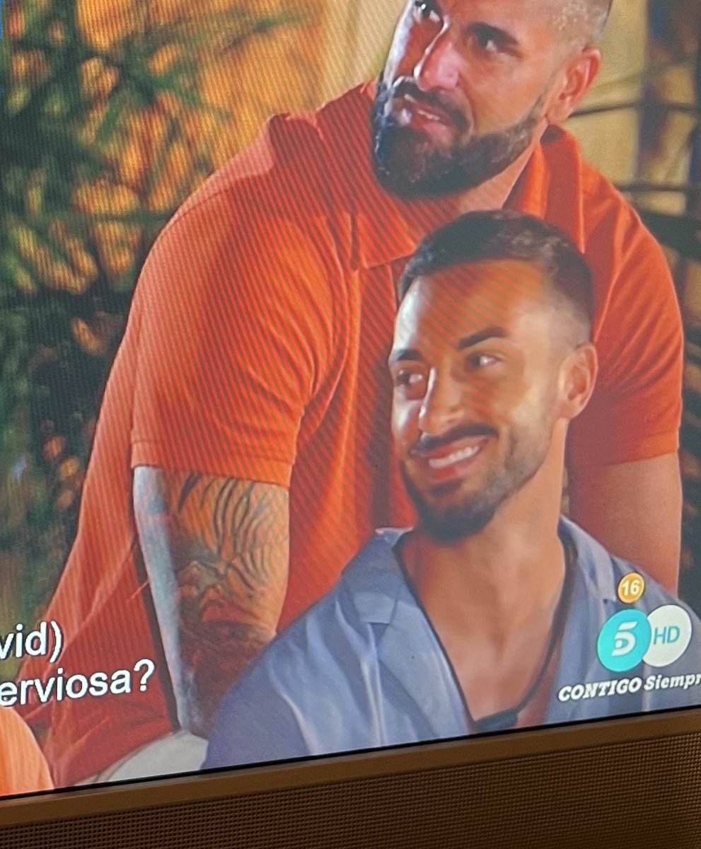merecantin's tweet photo. No sabía que @davidbroncano había ido a la isla de las tentaciones #LaIslaDeLasTentaciones1 https://t.co/StQCLkldcy