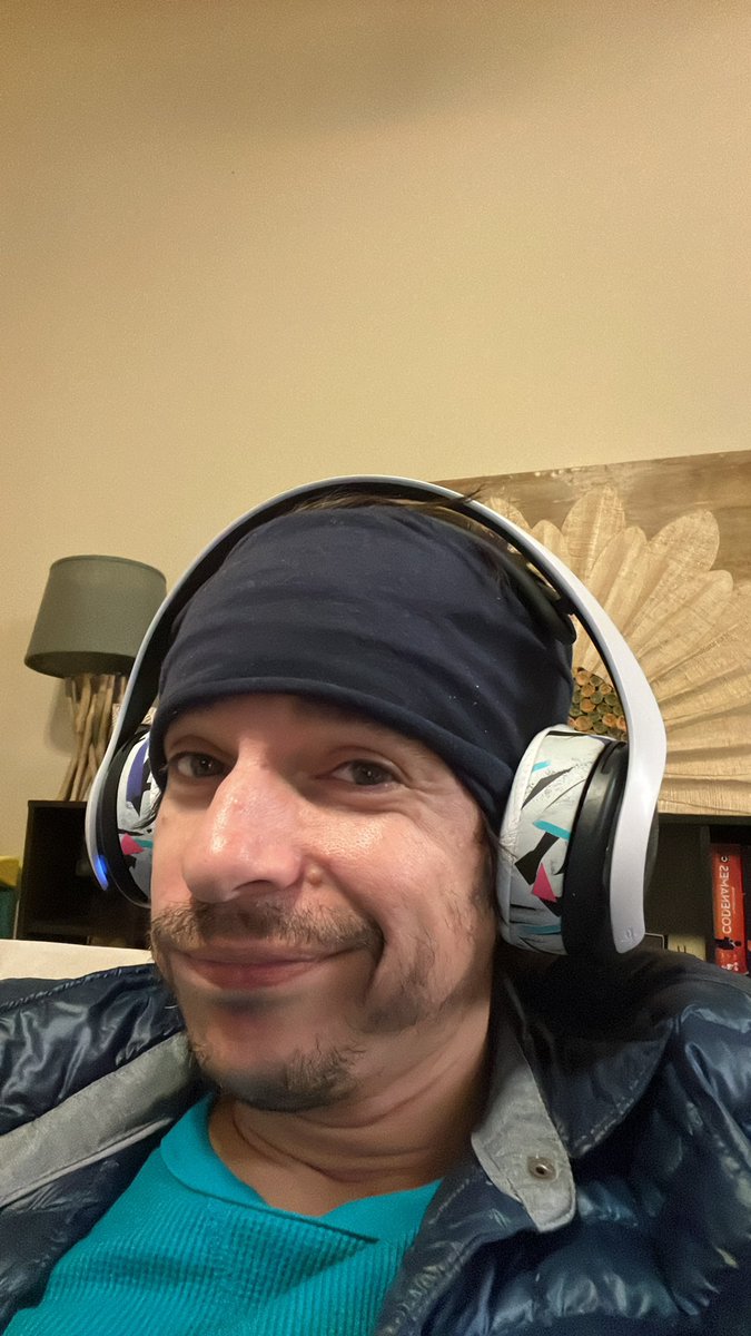 ernobili's tweet image. My kill/death ratio still sucks but at least I look good dying haha #wickedcushions @wickedcushions