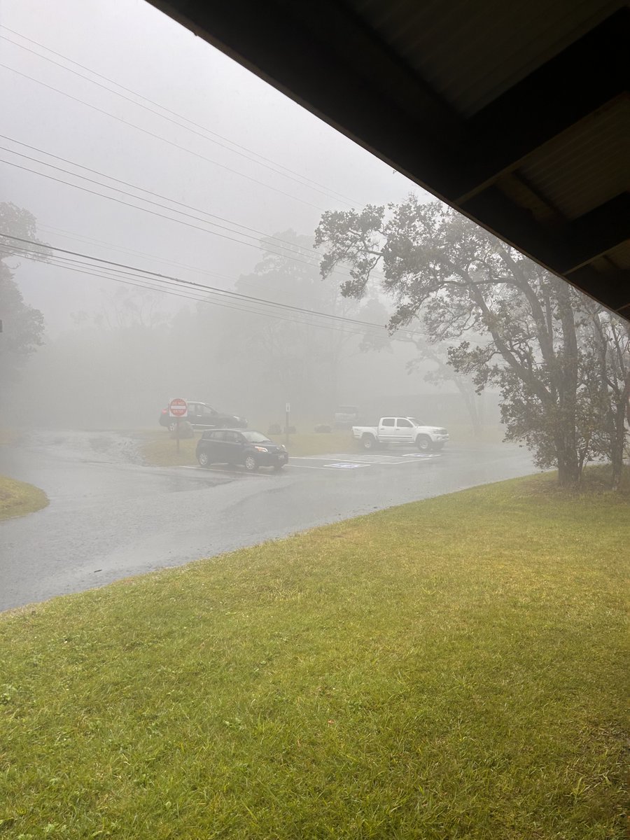 HIPacParks's tweet photo. #HPPA's Kim was traveling through #HiloTown on her way up to our offices in #HawaiiVolcanoesNationalPark this morning & went from a sky of fire to a sky dumping rain. It can be pretty wet in the park in the winter months, plan accordingly. Wow what a sky over Hawaiʻi Island! https://t.co/jltm501fd1