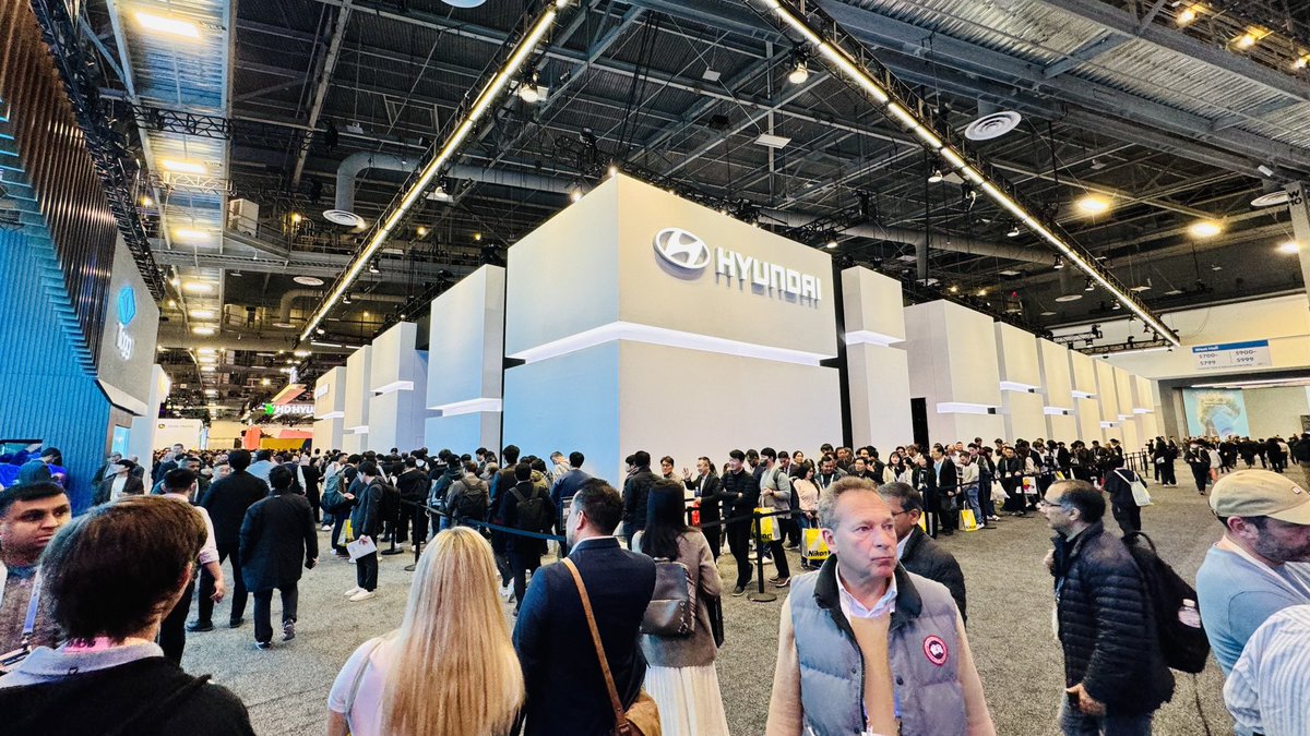 #ces2024 - Hyundai seems to have a big hit - hundreds of people lining up to get in their booth