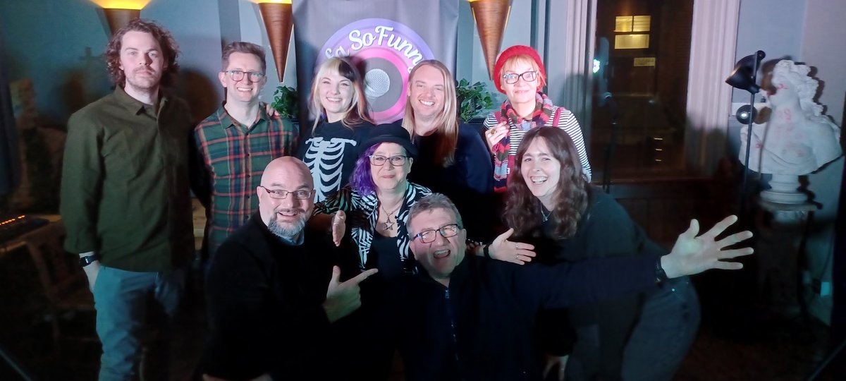 Fantastic night at Sofa SoFunny comedy club with @RealLeslieGold, @siandocksey, @mrdaviduan,@laurajanewalsh, @thatbaldyfella, @SiDeaves, @carlcarzana, @mikecapozzola and @sallyannfellowes. Great to see @thecomedynerd.