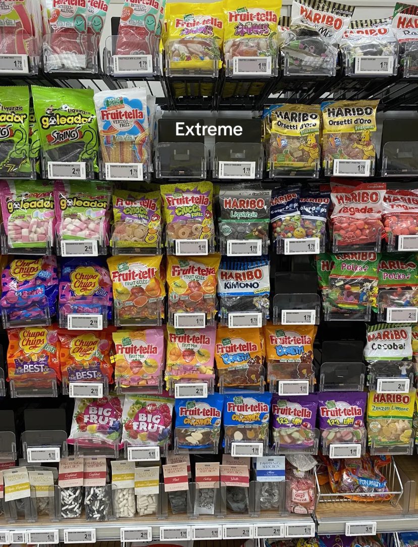 HumansNoContext's tweet photo. Can you find the cube? https://t.co/Tvo8YCSzuY
