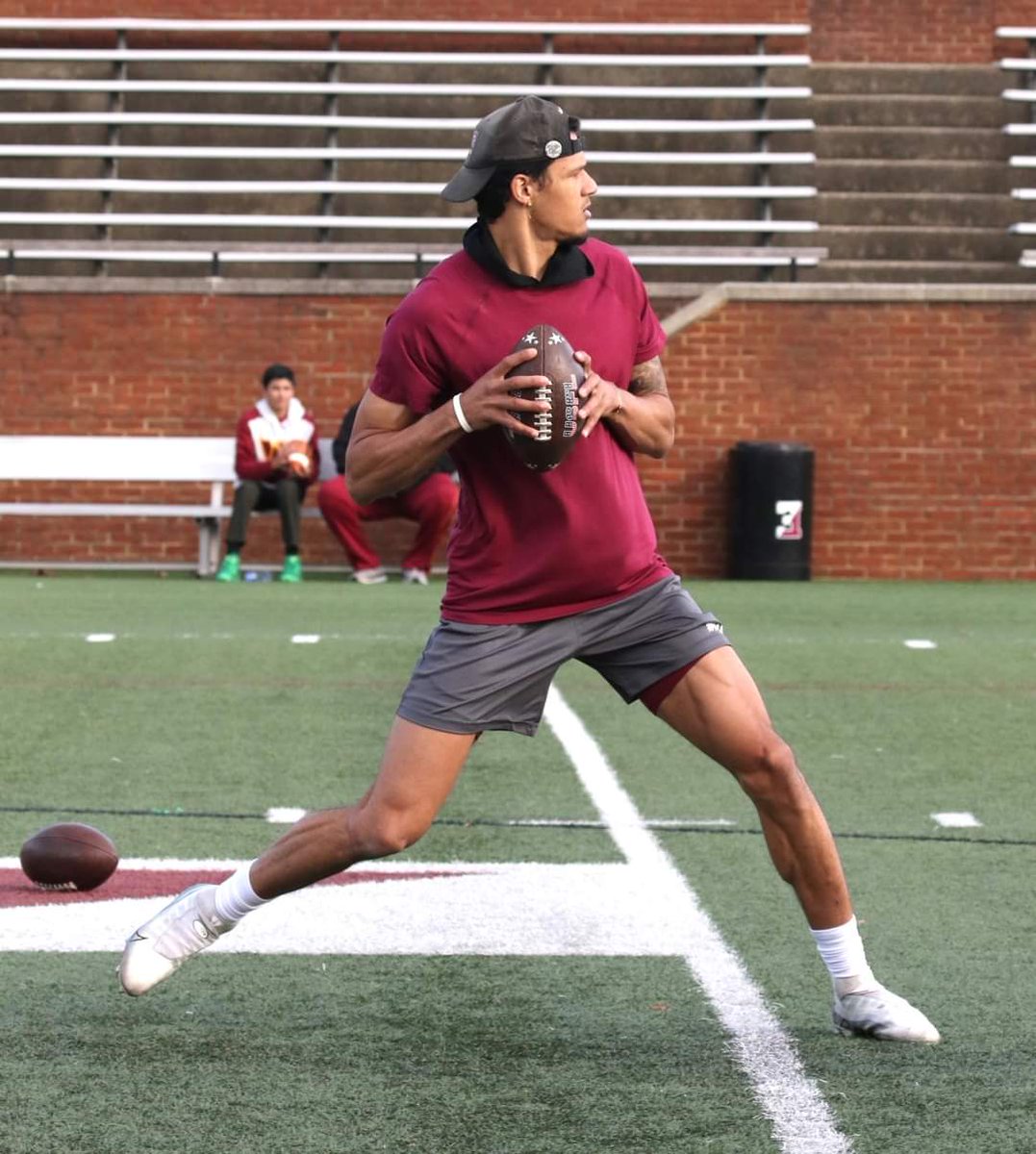 redskzfan4life's tweet photo. He has zero quit in him. He's coming to show he belongs!!!  #onthemovetoprove  #HardWorkPaysOff #throwingdarts🎯 @USFLShowboats @MShowboats https://t.co/j3ucp8WxD0