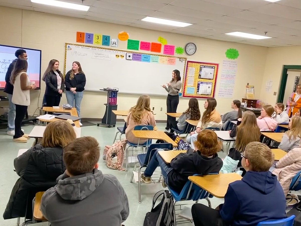TiptonPrevents's tweet photo. Look at these awesome students getting to school early to discuss what they can do to spread awareness about drug prevention. 

Thank you to some of our YAC/CHS Community Awareness team for presenting to @CMSCovTn’s NJHS about your “Protect Your Game” campaign. #UnitingForChange https://t.co/pSf4rPgAC8