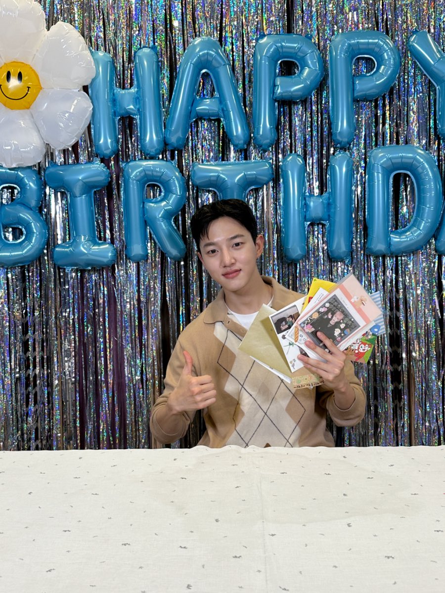 golchjp's tweet photo. HBD 🍞 https://t.co/rEDRzrODJ8