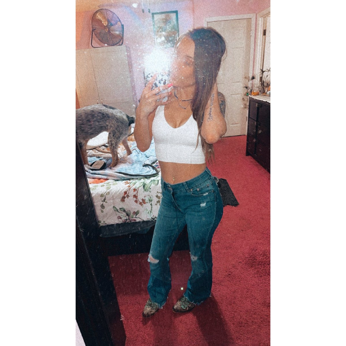 SouthernBarbi18's tweet photo. Messy mirror &amp; cute fits ❤️‍🔥 https://t.co/tVF7vtOiMa