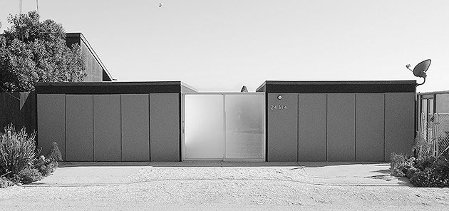 TRES60Blog's tweet photo. Hunt House en el 24514 de Malibu Road, Los Ángeles, California. Proyectada y construida entre 1955 - 1957 por Craig Ellwood y Jerrold Lomax como casa de fin de semana para el Dr. Hunt y su esposa.
#arquitectura #midcenturyhomes #HuntHouse #GraigEllwood https://t.co/RBk1BVDZzn