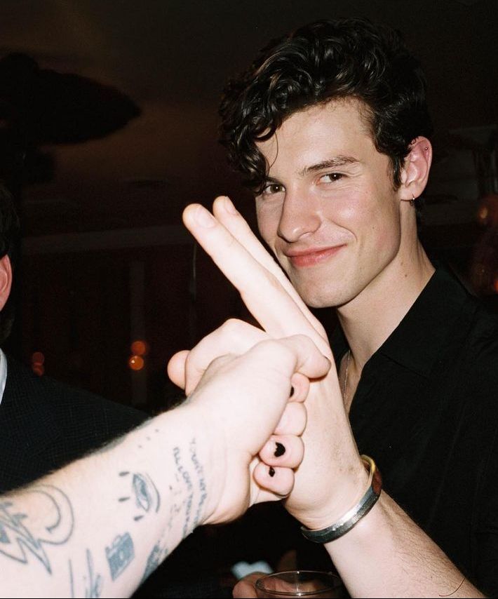 Shawnmendeszf's tweet photo. Shawn Hargreeves Millar
25 años
Músico Compositor
Hermano menor de Jhoana Danielle Y Lauren

Rt para darme a conocer? 

#FreeRol https://t.co/cObhKh0Ky3