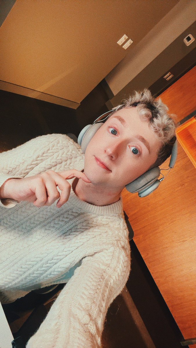 dylbydoodles's tweet photo. Balding more gates! Live now 🎥🎙️

Link in bio 🔗 https://t.co/nY7TllSqeR