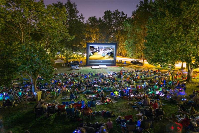 We'd like community input to choose which movie we'll show during Movie in the Park this summer! The deadline to submit a vote is this Thursday, Jan 11, at 5pm. 
forms.gle/9wv4FwE6ktNVuT…
#corvallisparksrec #corvallisparksandrec #movieinthepark #communityevents #familyfun