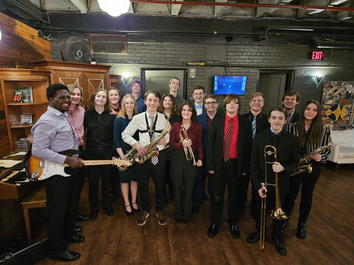 Fraser HS Jazz Band is ready to perform at @Arethas jazz club at the <a href="/MusicHall/">The Music Hall</a> in downtown Detroit, followed by the Scott Gwinnell jazz dectet! "In the tradition!"