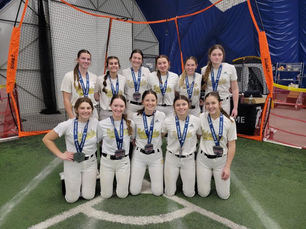 PG_Softball's tweet photo. Our 18U Champs, Finalists &amp; MVPs for the PG Midwest Meltdown 🏆 🏅 https://t.co/5Paf81Nofx