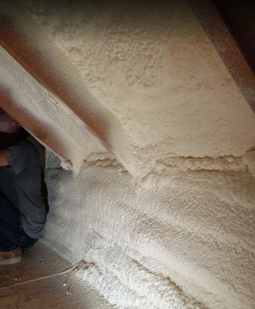 FoamNorthland's tweet photo. Spray foam acts as an insulation and air barrier, preventing air leakage and moisture from entering your home.

SPF (Spray Foam Insulation) seals air leaks in your crawlspace walls as well as hard-to-seal areas in your foundation. https://t.co/TzovjBXNJg