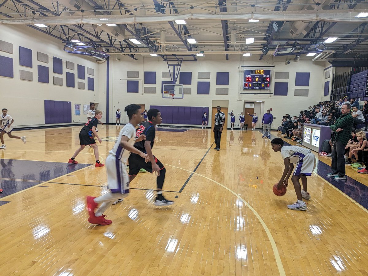 ksmithplsd's tweet photo. @RidgeviewPLSD 8th grade Tigers are pouncing on the ball tonight. Lets go Tigers! https://t.co/PB690PGOHL