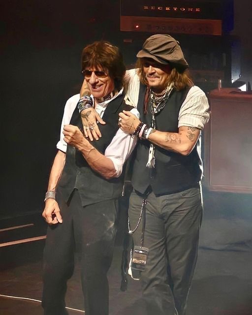 Today 1 year ago Jeff Beck passed away ❤️‍🩹🕊️ taken way too soon.. we will for ever miss him🫶🏻 

#jeffbeck #ripjeffbeck #johnnydepp
